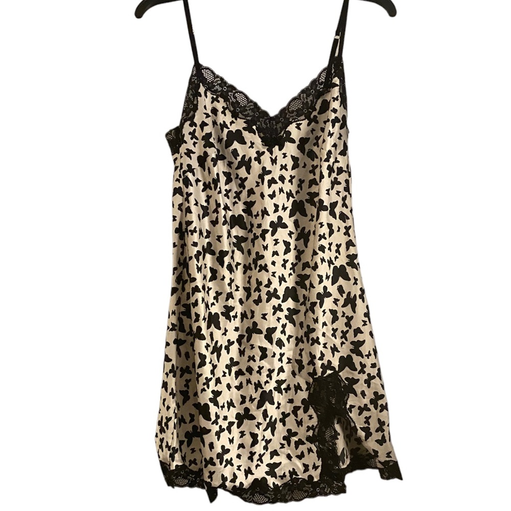Victoria’s Secret - Black&white butterfly nightgown